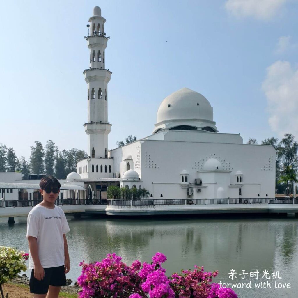 浮动清真寺Floating Mosque